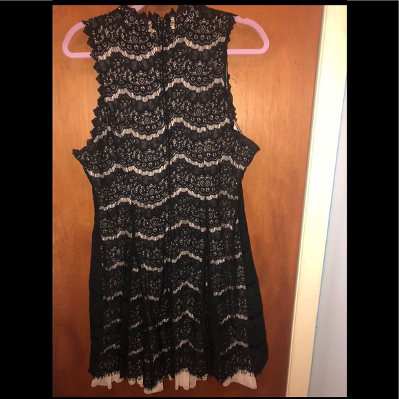 Gently Used Parry Dress - Picture 2 of 4